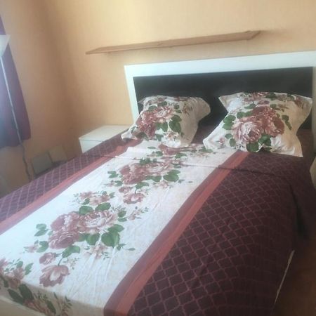 Apparemment F2 Apartment Шалон-сюр-Сон Екстериор снимка